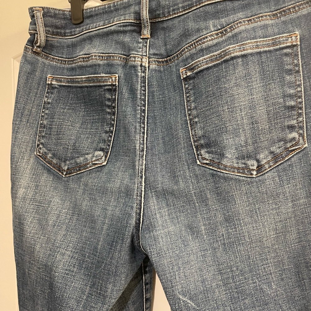 Chico's So Slimming Girlfriend Slim Leg Crop Jeans. Women’s size 10. - Picture 9 of 12